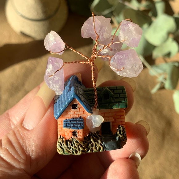 Wired Amethyst Tree Houses - Picture 4 of 5